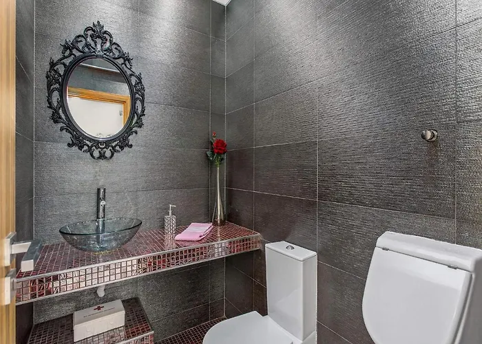 Stunning Luxury Private Pool, Gale البوفيرا